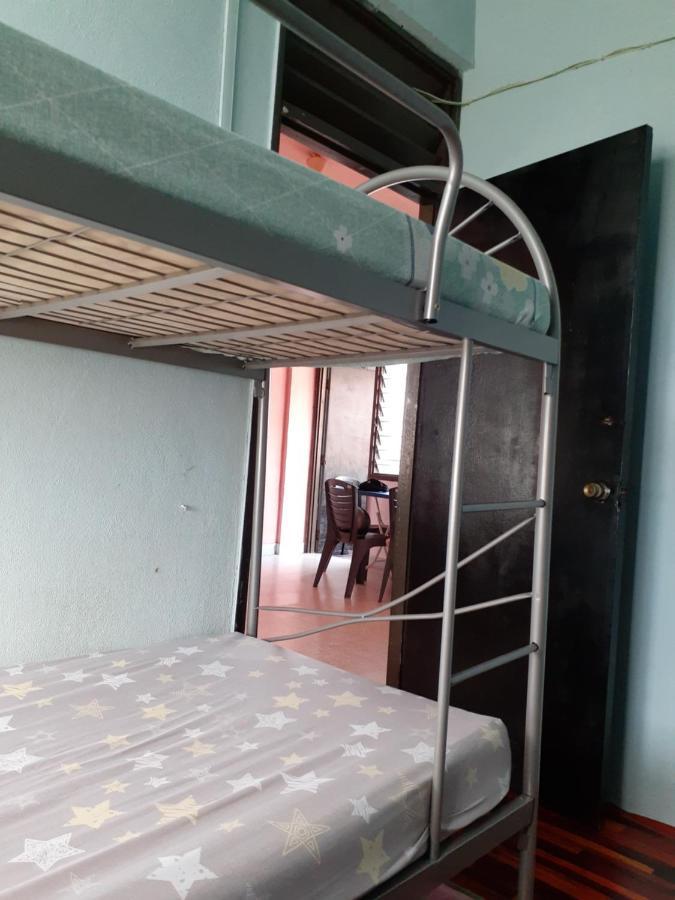Homestay Idaman Tun Hussein - Harga Untuk 1 Rumah ,1 Bilik ,1 Bilik Air 4 Single Bed - Not Sharing Perai Exterior photo
