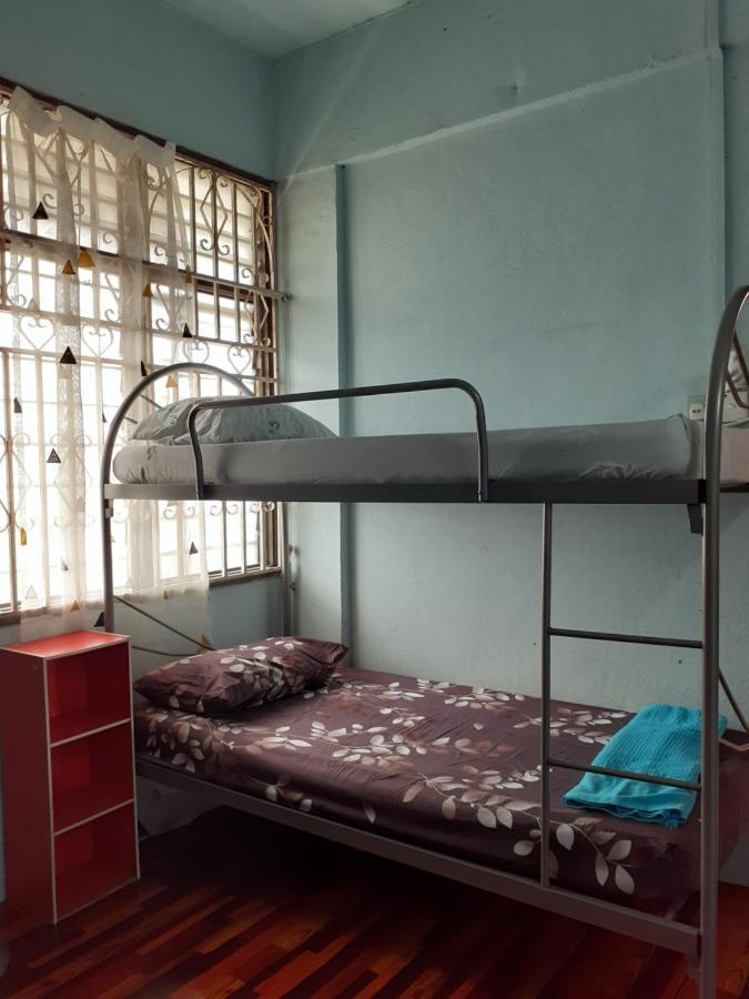 Homestay Idaman Tun Hussein - Harga Untuk 1 Rumah ,1 Bilik ,1 Bilik Air 4 Single Bed - Not Sharing Perai Exterior photo