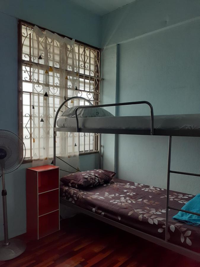 Homestay Idaman Tun Hussein - Harga Untuk 1 Rumah ,1 Bilik ,1 Bilik Air 4 Single Bed - Not Sharing Perai Exterior photo