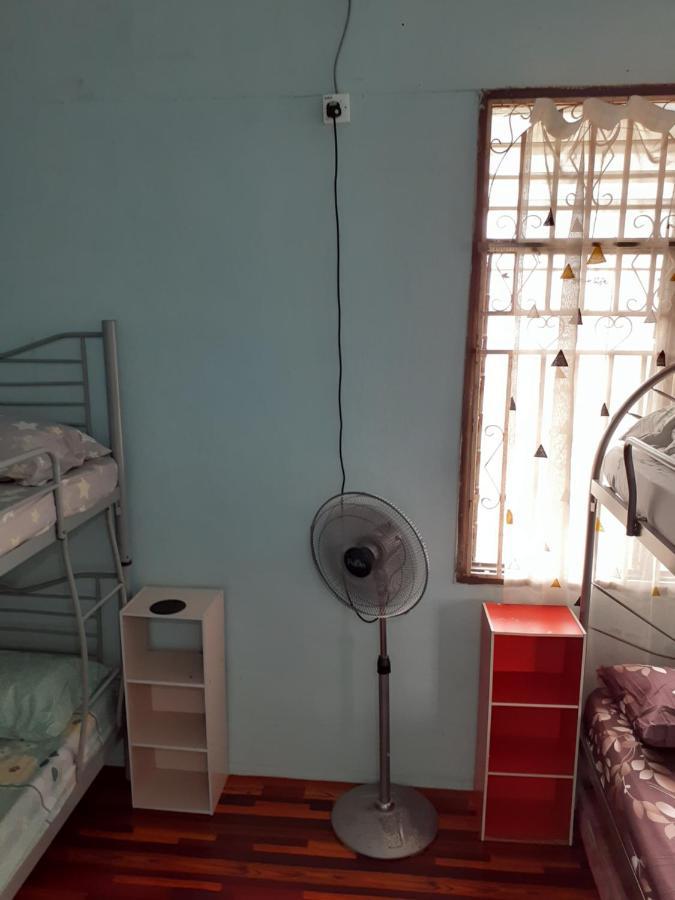 Homestay Idaman Tun Hussein - Harga Untuk 1 Rumah ,1 Bilik ,1 Bilik Air 4 Single Bed - Not Sharing Perai Exterior photo